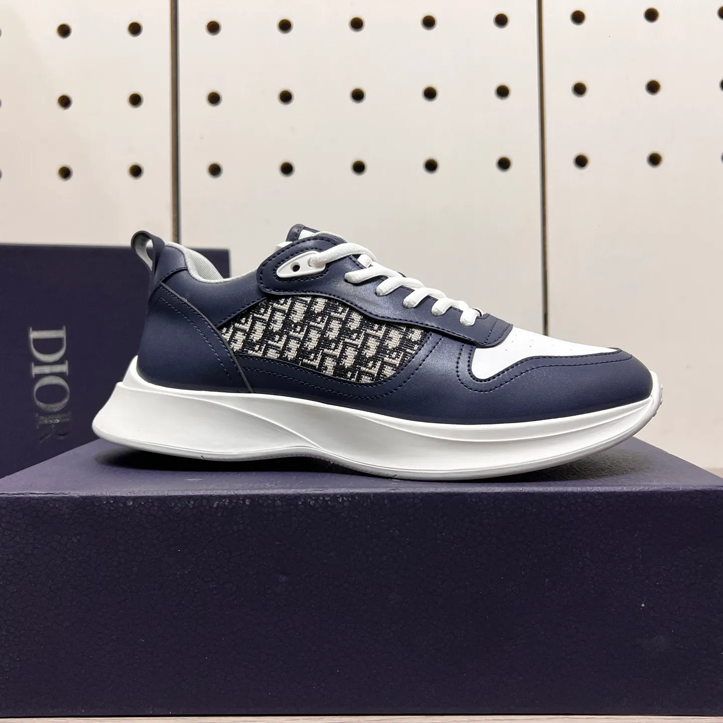 Men's Men's Shoes 💰: 400💰《Dior》The latest and most popular casual shoes, top brand [seduce] luxury~purchase, top~quality. [Strong] The upper is made of imported breathable cowhide with material ➕ breathable sheepskin feet (•) and fine workmanship. Original stylish and stylish soft rubber wear-resistant foreskin outsole, light and comfortable on the foot, size: 38-44, (customized 45, 46), five colors available